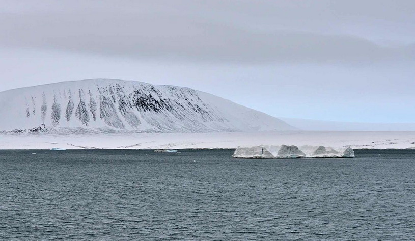 Остров Комсомолец в архипелаге Северная Земля