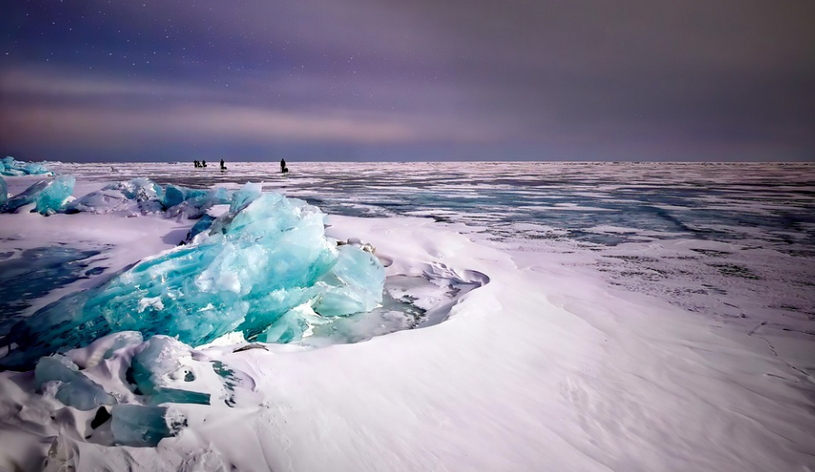 Озеро Байкал, зима, голубой лед