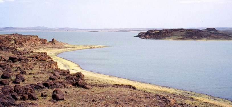 Крупное бессточное озеро в Африке