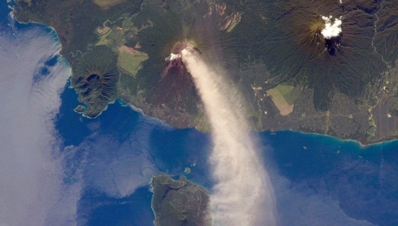 Архипелаг Бисмарка, извержение вулкана