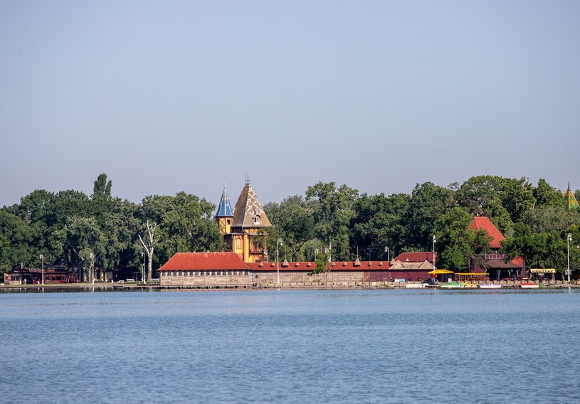 Берег озера Палич, Сербия, ресторан отдых