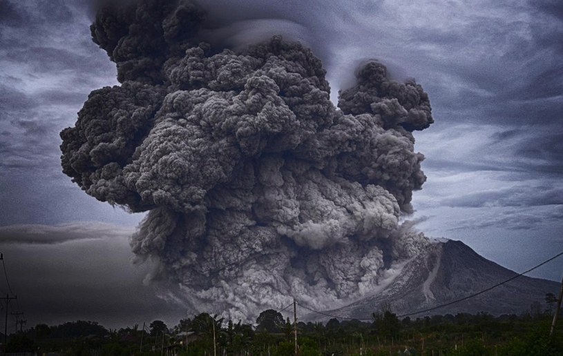 Извержение вулкана в Тихом океане