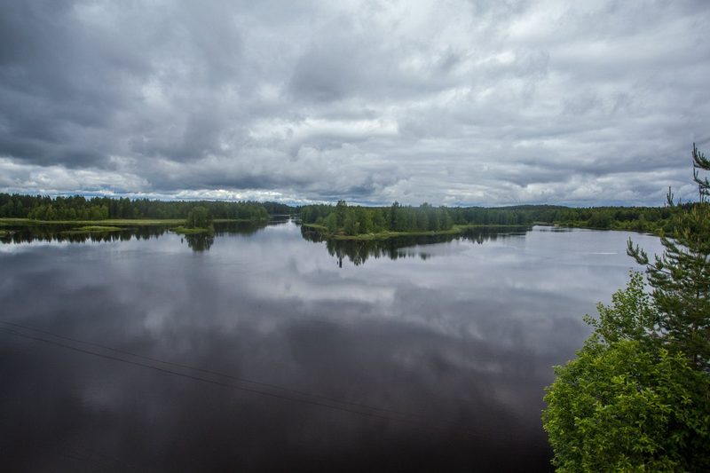 Карелия, большое озеро, лес, рыбалка