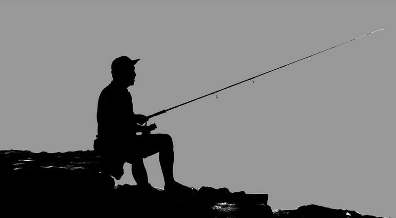 Рыбак в ленинградской области, черно-белое, силуэт