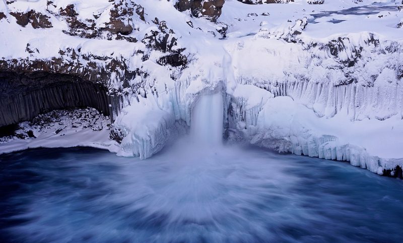Водопад Альдейярфосс, река, Исландия, зима, лед, красивый пейзаж