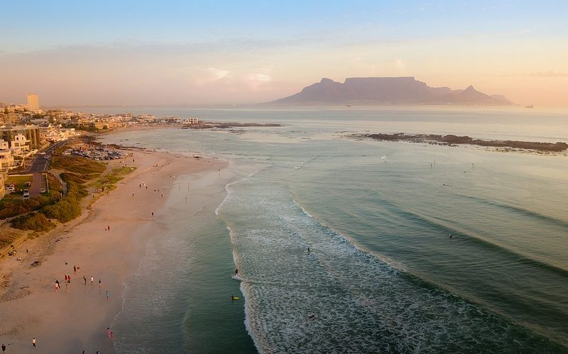 Атлантический океан, мы Кейптаун, ЮАР,  Столовая гора, пляж