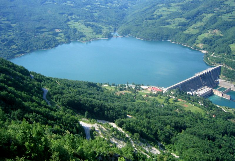 Озеро Перучац, плотина, горы, Сербия