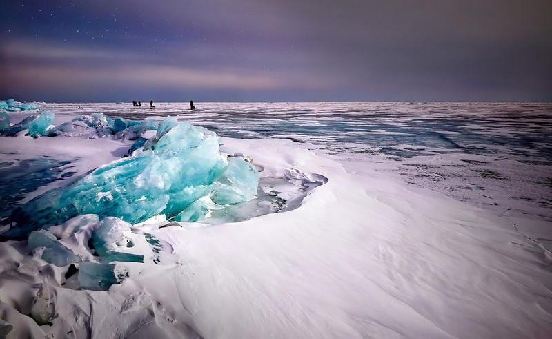 Озеро Байкал зимой, лед